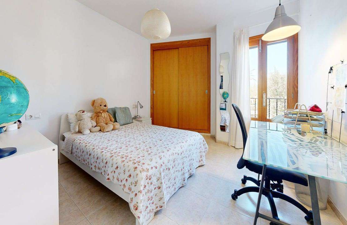 Bright apartment in Campanet offering terraces, parking and views